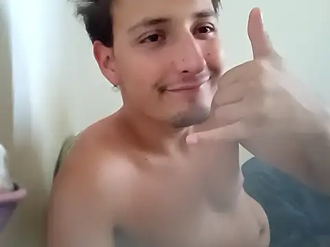 welltommy2001 online show from April 16, 3:23 pm