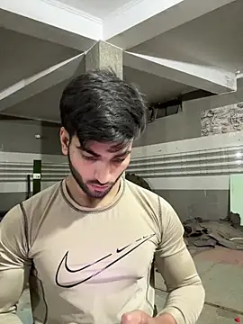 aarav chaudhary007 online show from April 18, 4:03 am