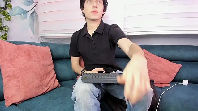 DemonFoxx online show from April 27, 1:51 pm