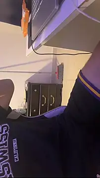 AleJmnz03 online show from April 24, 4:15 am