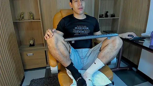 Derek Voss online show from April 28, 11:48 am