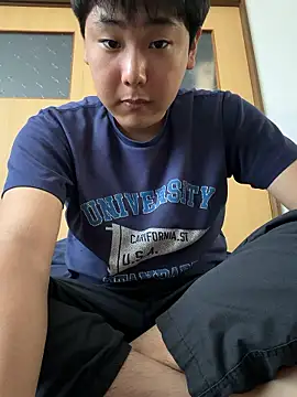 YuuYuu 010 online show from May 6, 2:45 am