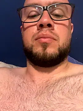 AlejoStrep online show from November 20, 5:40 am