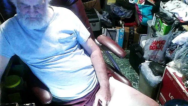 russtee online show from November 10, 8:36 pm