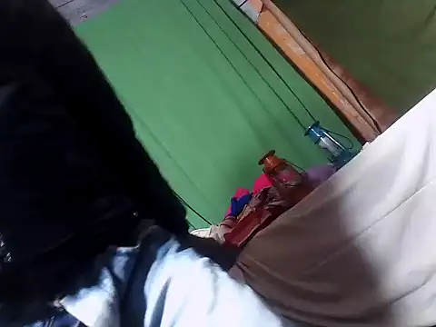 Snapshot of desiboy1101 chatting on February 5, 3:34 am desiboy1101 online show from February 5, 3:34 am