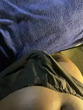 Snapshot of Curvy_conda chatting on March 17, 4:40 am Curvy conda online show from March 17, 4:40 am