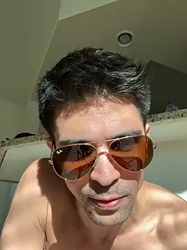 SebastianReiss online show from February 3, 11:43 pm