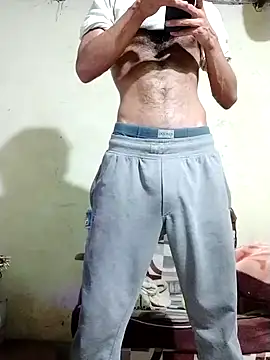 Snapshot of IndianHunkXX chatting on February 13, 7:31 pm IndianHunkXX online show from February 13, 7:31 pm