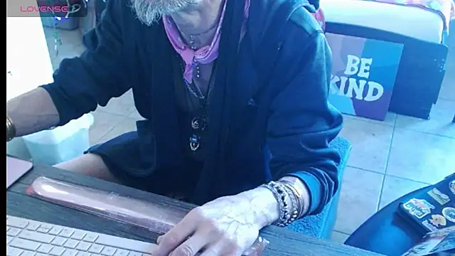 Snapshot of mycock2474u chatting on March 19, 4:02 pm mycock2474u online show from March 19, 4:02 pm