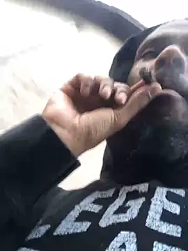 Snapshot of iAmNukka187 chatting on December 21, 4:25 pm iAmNukka187 online show from December 21, 4:25 pm