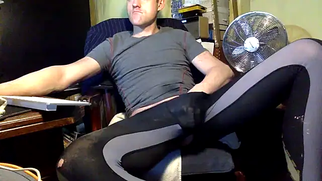 londonfuckwhore online show from November 8, 4:04 am