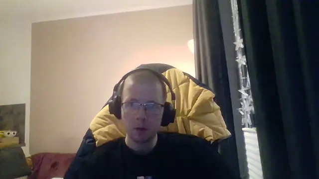 Snapshot of David250692 chatting on October 20, 5:55 am David250692 online show from October 20, 5:55 am