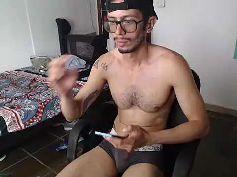 alisterxxx online show from February 24, 2:07 pm