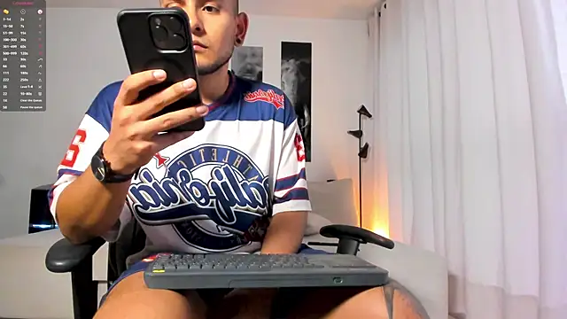 Snapshot of Stud_samu chatting on October 21, 10:12 pm Stud samu online show from October 21, 10:12 pm
