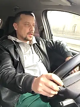 Snapshot of DanielOhCool chatting on March 10, 10:28 am DanielOhCool online show from March 10, 10:28 am