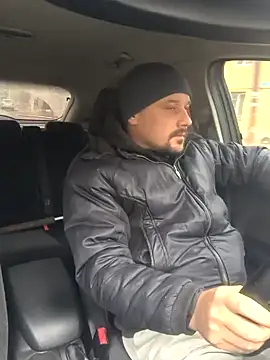 Snapshot of DanielOhCool chatting on December 2, 10:06 am DanielOhCool online show from December 2, 10:06 am