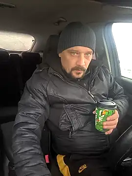 Snapshot of DanielOhCool chatting on December 12, 11:40 am DanielOhCool online show from December 12, 11:40 am