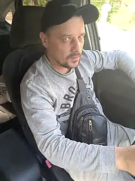 Snapshot of DanielOhCool chatting on September 17, 11:11 am DanielOhCool online show from September 17, 11:11 am