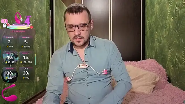 Snapshot of DanielOhCool chatting on September 14, 6:48 am DanielOhCool online show from September 14, 6:48 am