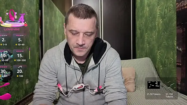 Snapshot of DanielOhCool chatting on October 16, 2:47 pm DanielOhCool online show from October 16, 2:47 pm