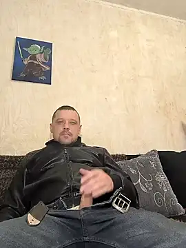 Snapshot of DanielOhCool chatting on February 26, 5:39 pm DanielOhCool online show from February 26, 5:39 pm