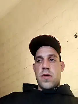 Snapshot of Codymc89 chatting on October 22, 6:28 am Codymc89 online show from October 22, 6:28 am