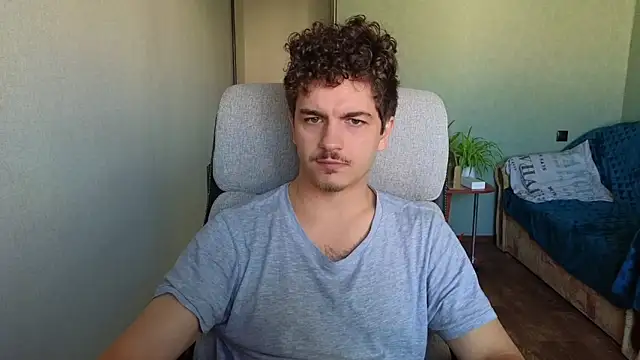 Snapshot of Remy_Miles chatting on October 23, 6:28 am Remy Miles online show from October 23, 6:28 am