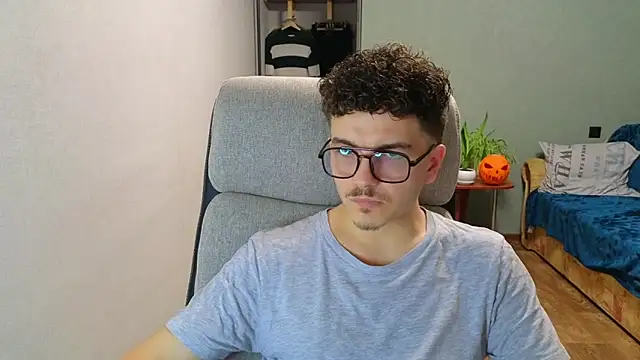 Remy Miles online show from November 26, 2:20 pm