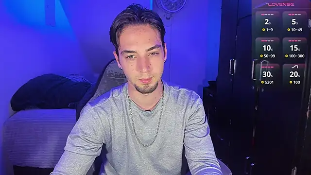 Alex smith00 online show from December 2, 9:29 pm