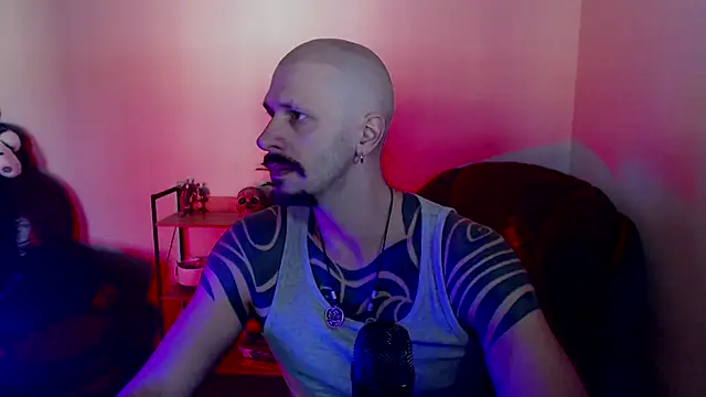Snapshot of MisterJefferson chatting on October 22, 8:18 am MisterJefferson online show from October 22, 8:18 am