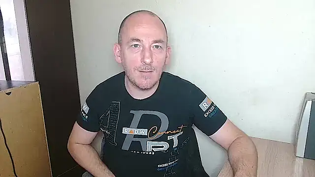 Johan   Barker online show from February 3, 11:37 am