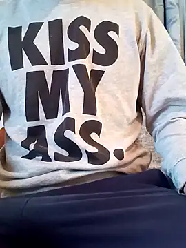 Snapshot of Rolandxxxr chatting on January 11, 2:04 pm Rolandxxxr online show from January 11, 2:04 pm