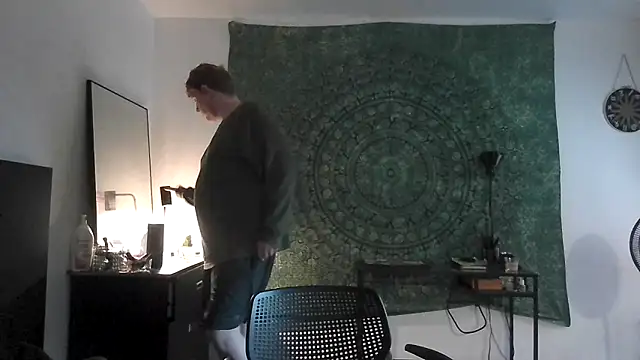 Snapshot of SilasRed chatting on December 28, 11:26 pm SilasRed online show from December 28, 11:26 pm