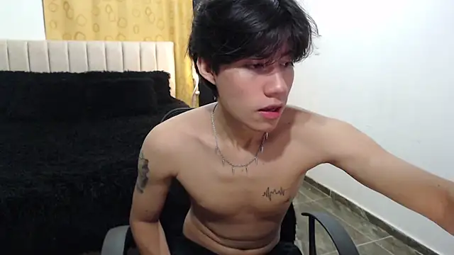 Snapshot of Elio-cam chatting on March 20, 5:02 am Elio-cam online show from March 20, 5:02 am