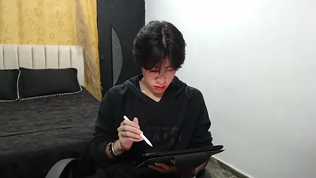 Snapshot of Elio-cam chatting on December 12, 8:14 am Elio-cam online show from December 12, 8:14 am