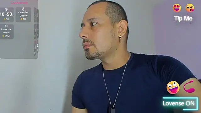 jhonyalzate2 online show from December 10, 9:22 pm