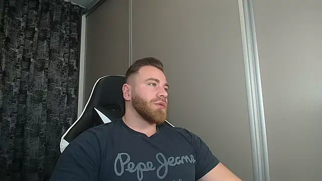 Thori92 online show from December 5, 5:42 pm