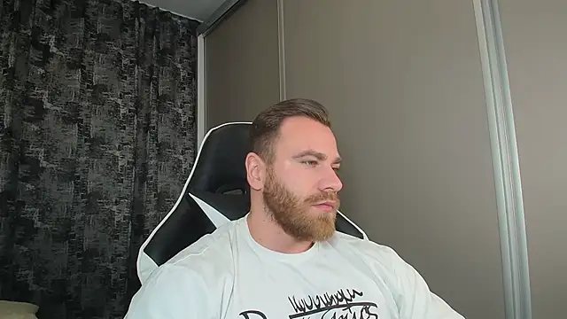 Thori92 online show from December 17, 8:10 pm