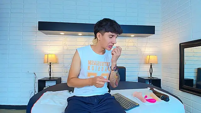 JacoboSwam online show from December 26, 2:37 pm