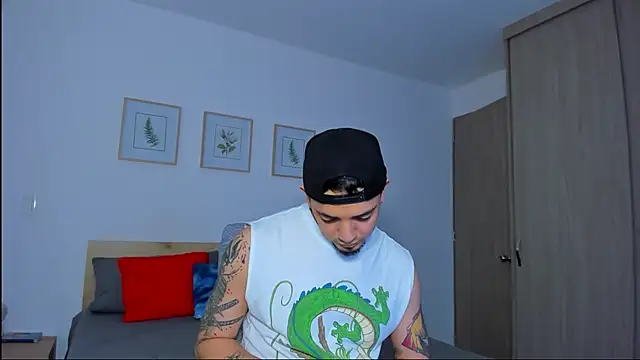 alejandro calderon1 online show from December 3, 5:46 am