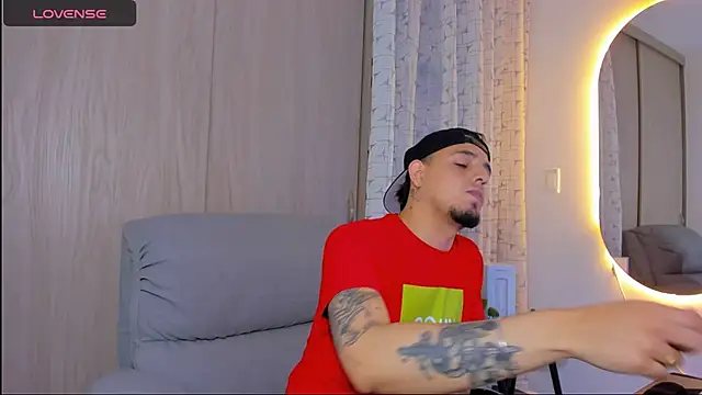 alejandro calderon1 online show from November 14, 7:10 am