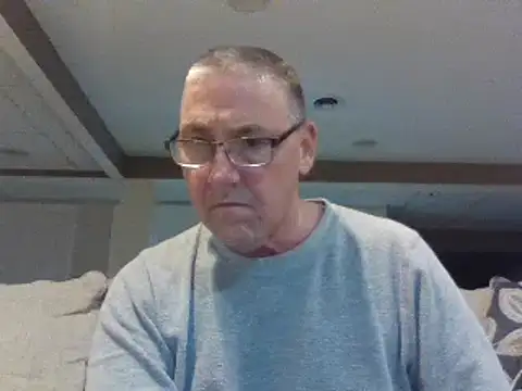 Snapshot of takeitall101 chatting on January 4, 9:00 am takeitall101 online show from January 4, 9:00 am