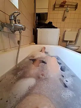 toeloverlive online show from December 17, 9:39 am