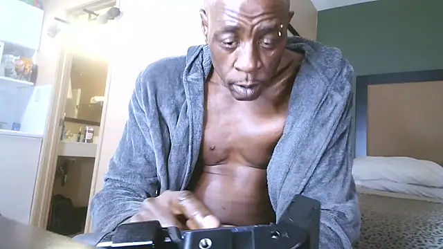 bobbiebone1xh online show from February 15, 1:19 pm