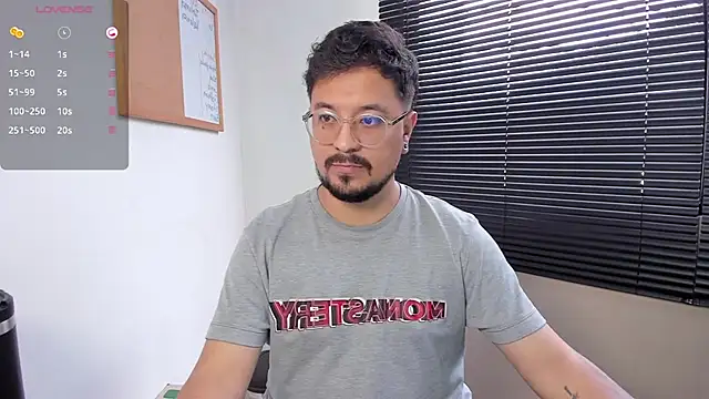 Snapshot of DaviidEvans_ chatting on December 15, 2:16 pm DaviidEvans  online show from December 15, 2:16 pm