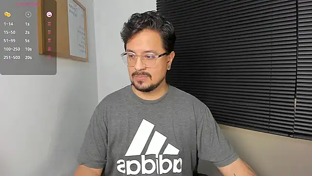 Snapshot of DaviidEvans_ chatting on December 10, 12:34 am DaviidEvans  online show from December 10, 12:34 am