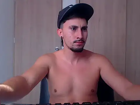 Snapshot of ChrisDamon chatting on September 19, 2:39 pm ChrisDamon online show from September 19, 2:39 pm