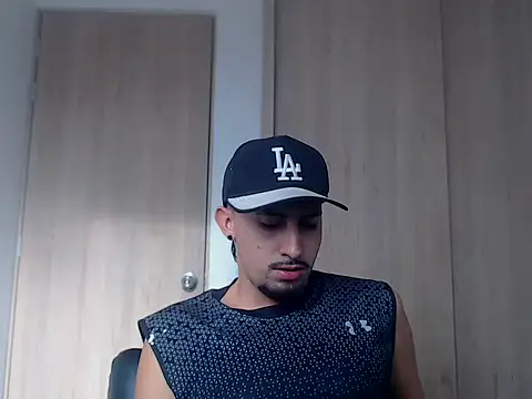 Snapshot of ChrisDamon chatting on September 15, 12:17 pm ChrisDamon online show from September 15, 12:17 pm