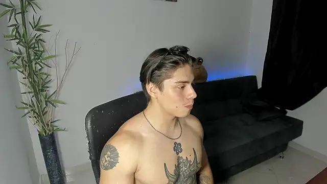 Giordano Russo online show from December 28, 2:43 am