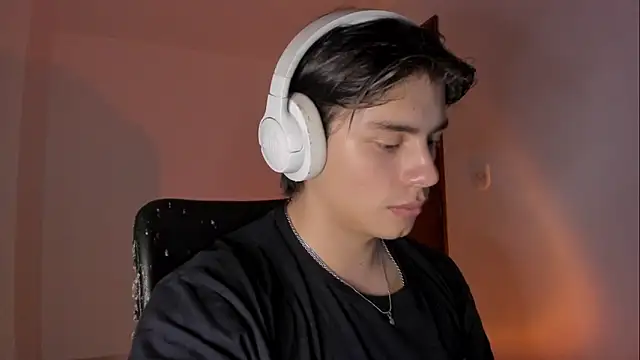 Giordano Russo online show from December 18, 12:28 am